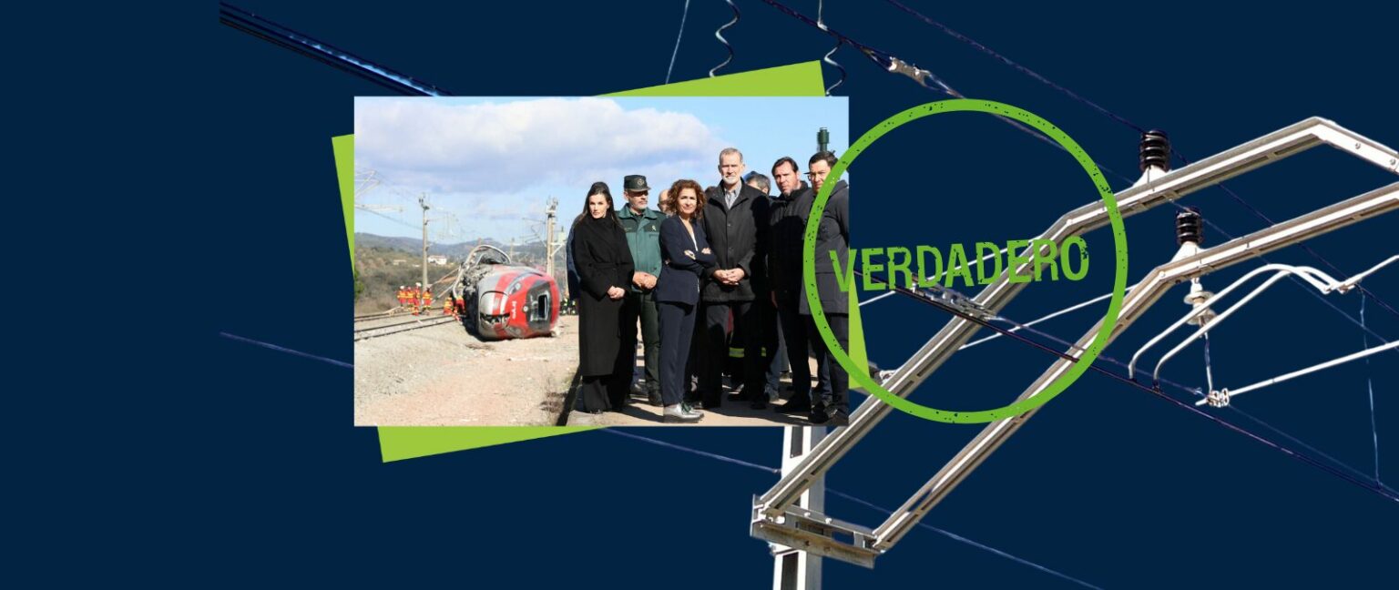 Esta imagen de los Reyes junto a las autoridades en Adamuz es real